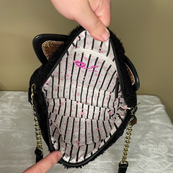 Betsey Johnson Black Fuzzy Glitter Cat Crossbody - Picture 8 of 10